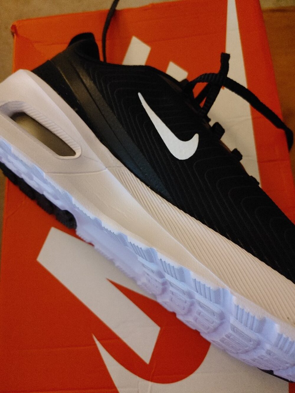 Nike Air Max Nuaxis BNIB Men's Size 10 Sneakers